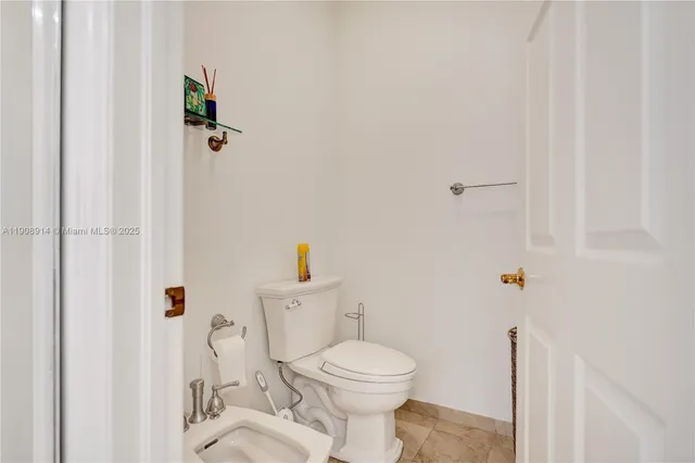 $8,500 | 21190 North Sweetwater Lane, Boca Raton, FL 33428