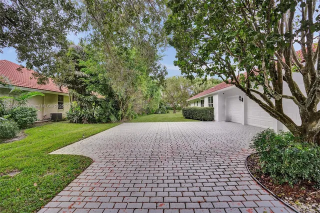 $8,500 | 21190 North Sweetwater Lane, Boca Raton, FL 33428