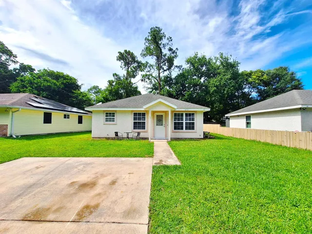 $1,590 | 870 13th Street, St. Augustine, FL 32084