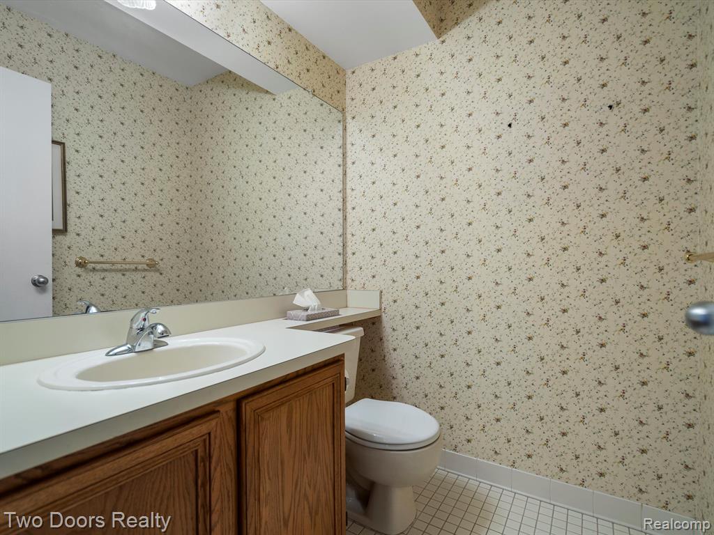 663 Camden Court Rochester Hills, MI 48307 - Photo 19 of 39