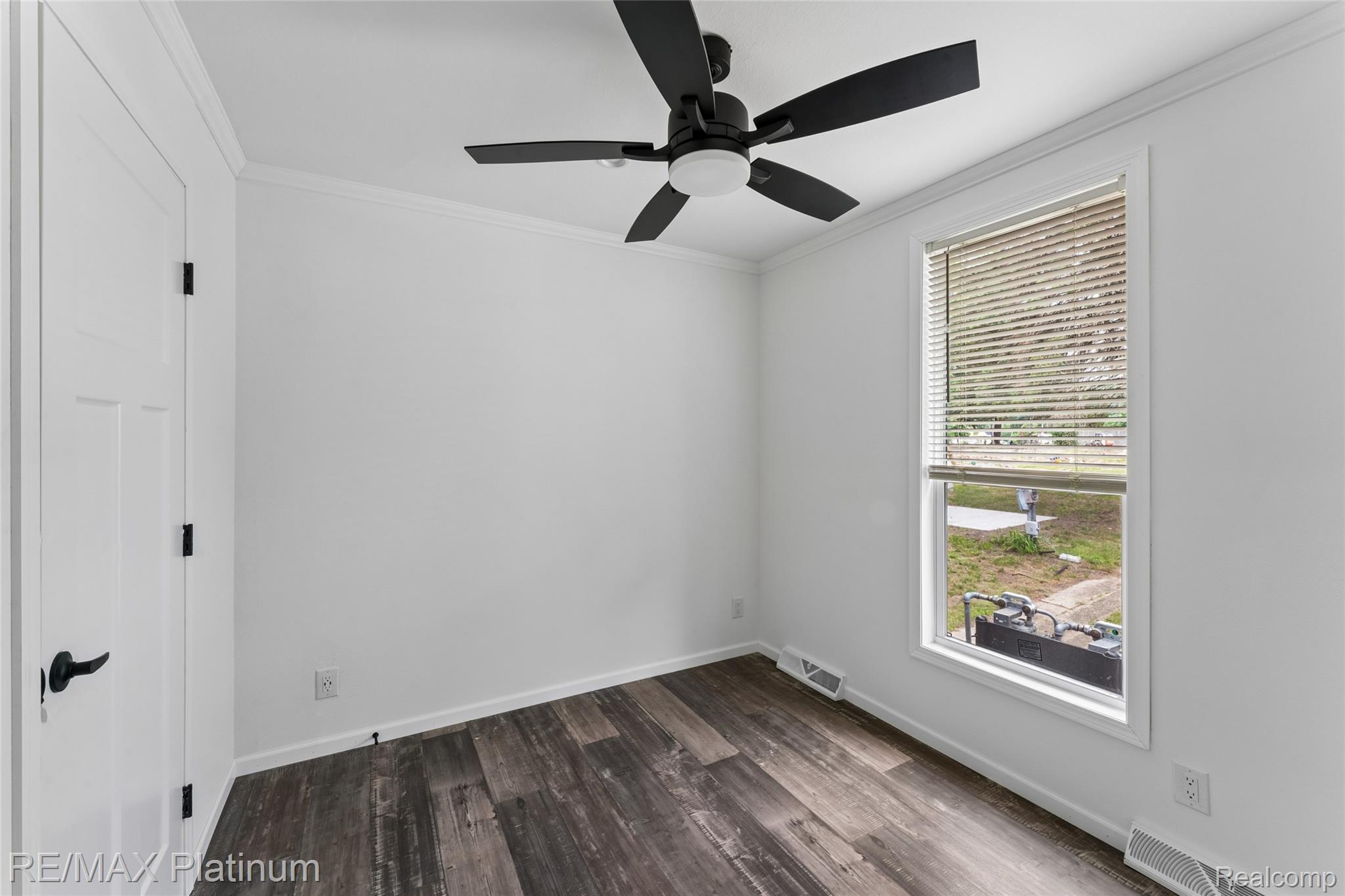 27 Sunset Lane Fenton, MI 48430 - Photo 5 of 21 PLR 27-5.jpg