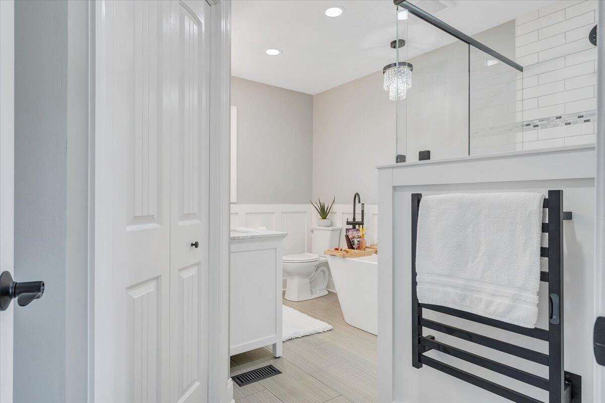 155 Mallard Cove Road Moneta, VA 24121 - Photo 18 of 51 a bathroom with a sink and a mirror