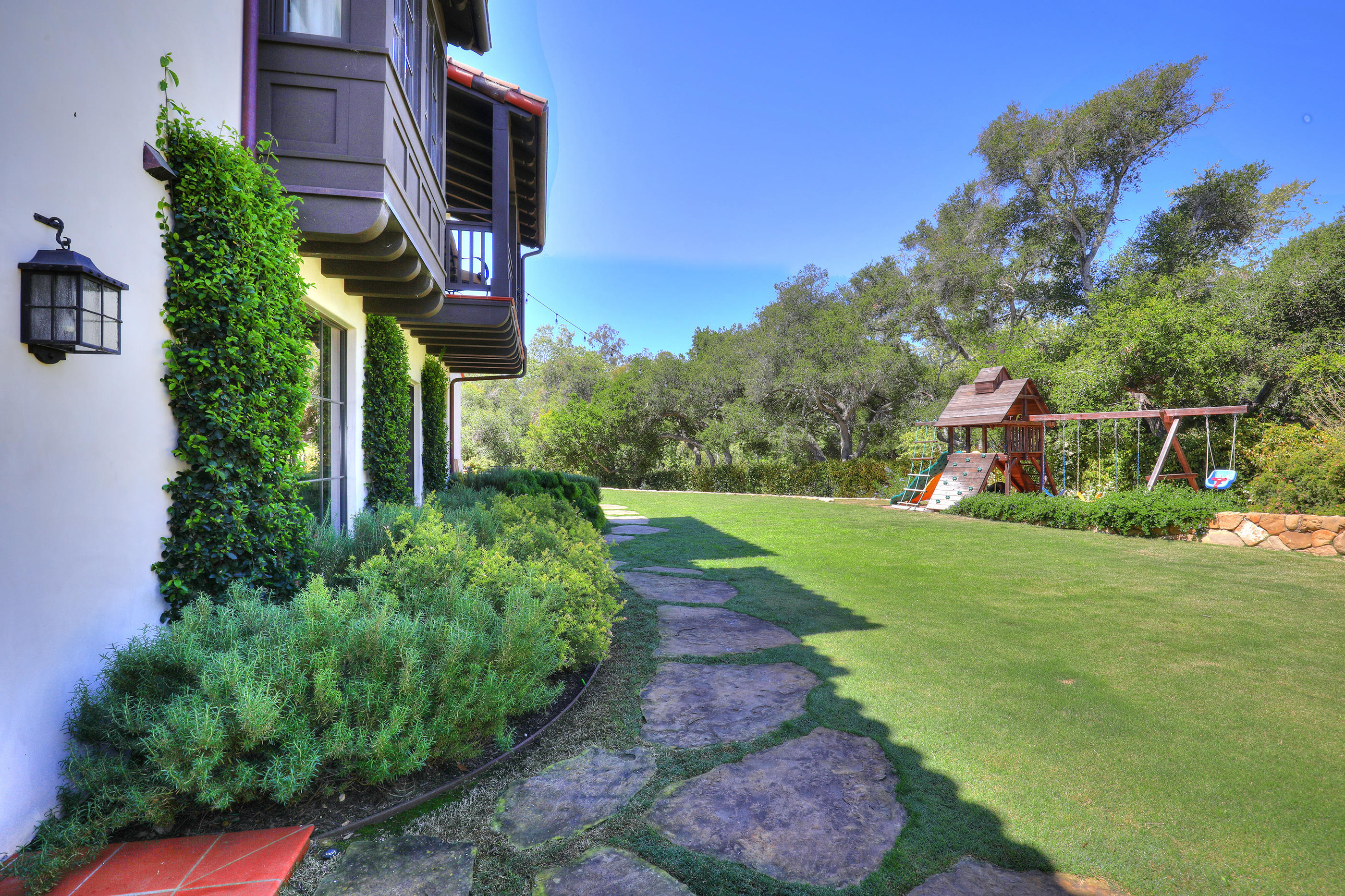 311 Ennisbrook Drive Montecito, CA 93108 - Photo 30 of 31 a front view of a house with garden