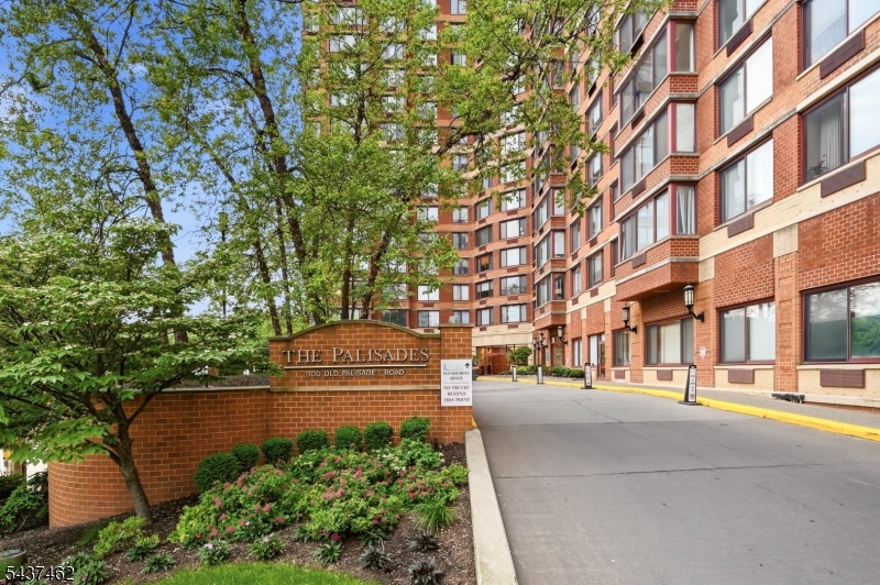 100 Old Palisade Road, Unit 1613 Fort Lee, NJ 07024 - Photo 2 of 35