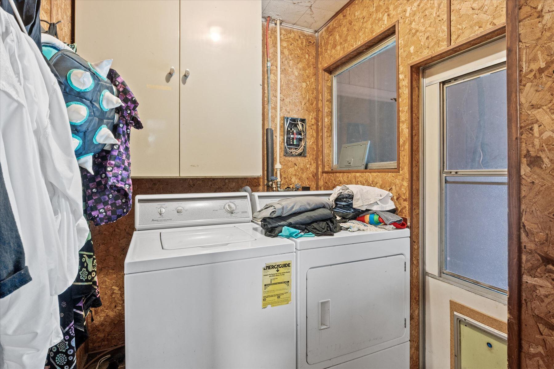 545 Hodson Road Gold Hill, OR 97525 - Photo 22 of 37 Laundry in Secondary Storage Home