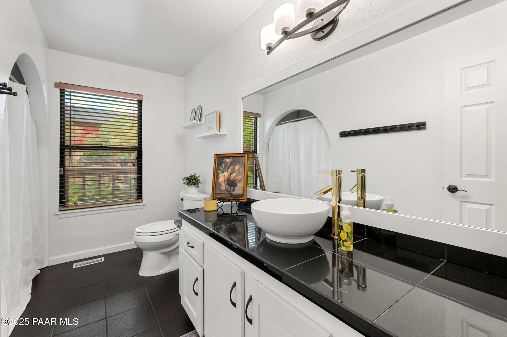 2008 Forest Hills Road Prescott, AZ 86303 - Photo 24 of 43 Bathroom 2