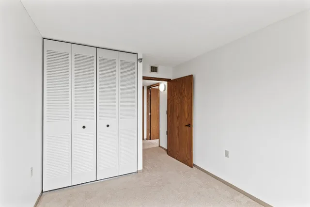 $149,000 | 6615 Lake Shore Drive South, Unit 900, Richfield, MN 55423