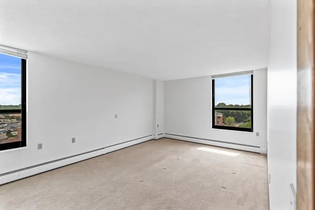 $149,000 | 6615 Lake Shore Drive South, Unit 900, Richfield, MN 55423