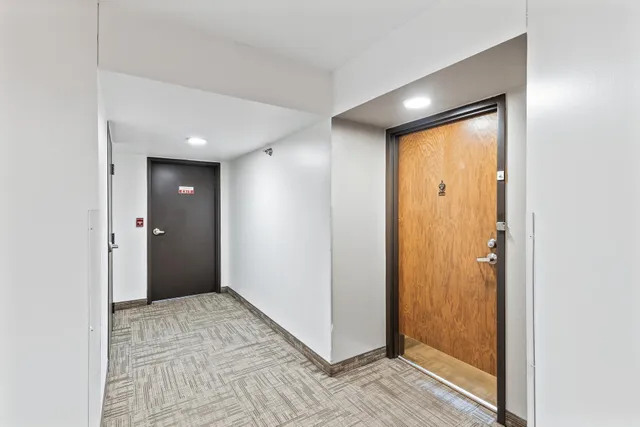 $149,000 | 6615 Lake Shore Drive South, Unit 900, Richfield, MN 55423