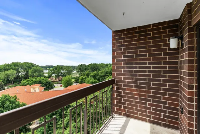 $149,000 | 6615 Lake Shore Drive South, Unit 900, Richfield, MN 55423