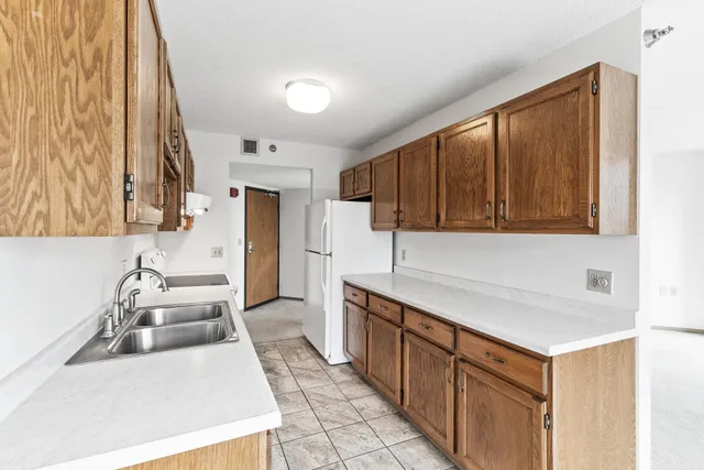 $149,000 | 6615 Lake Shore Drive South, Unit 900, Richfield, MN 55423