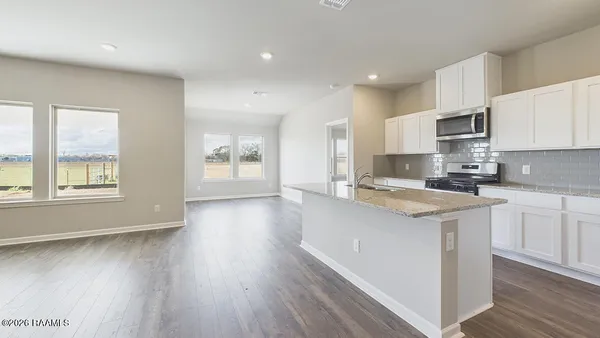 $258,000 | 138 Lake Ridge Drive, Broussard, LA 70518