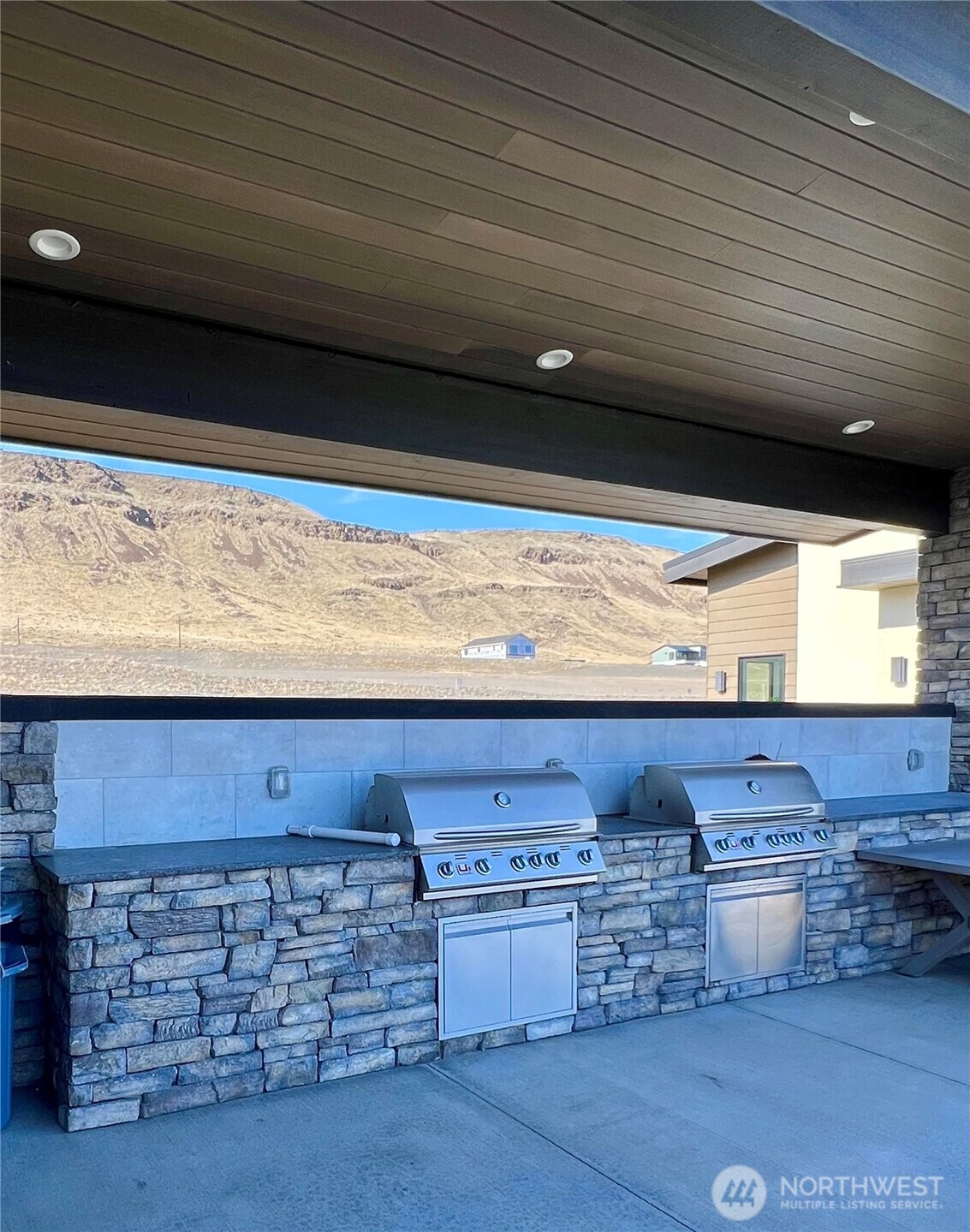 531 Bridgeview Drive Vantage, WA 98950 - Photo 17 of 17 a view of barbecue area