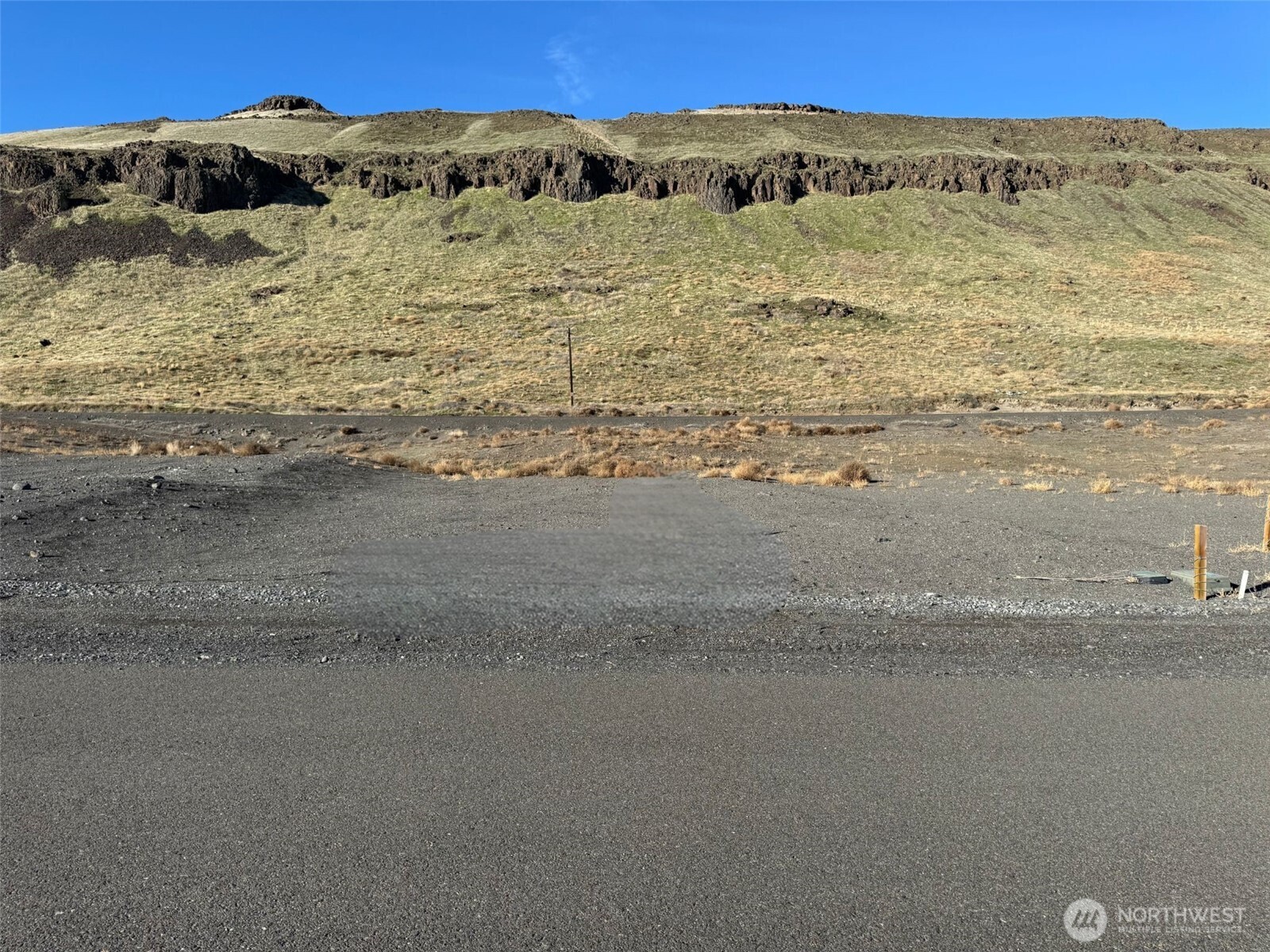 531 Bridgeview Drive Vantage, WA 98950 - Photo 2 of 17 a view of ocean view with beach