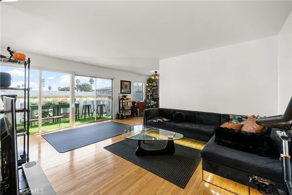 $299,000 | 4065 Ursula Avenue, Unit 6, Los Angeles, CA 90008