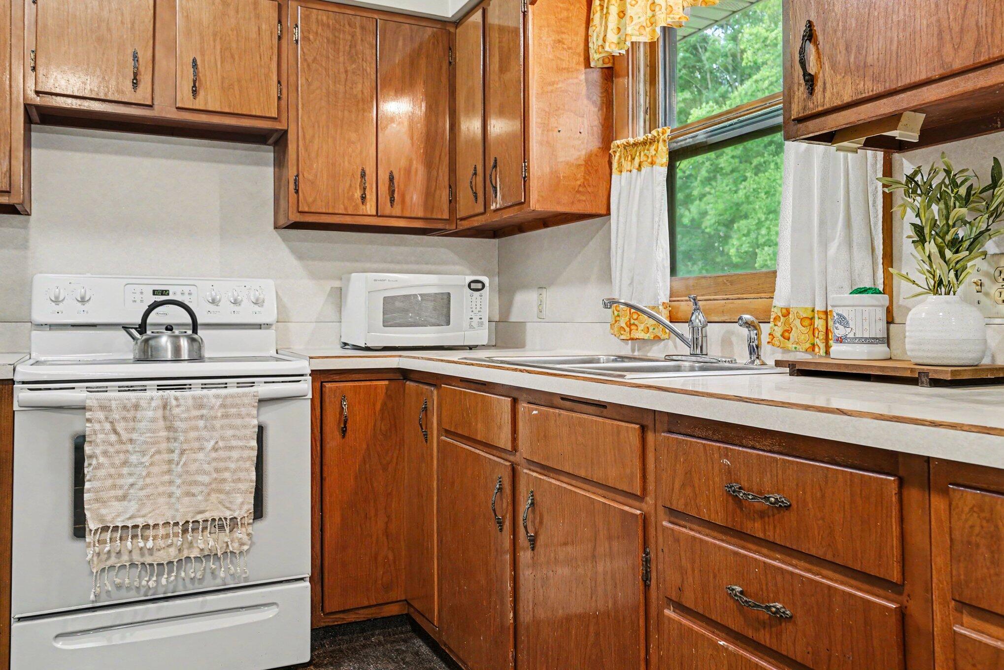 1100 Adolph Road Union City, MI 49094 - Photo 4 of 36 010_file_6311