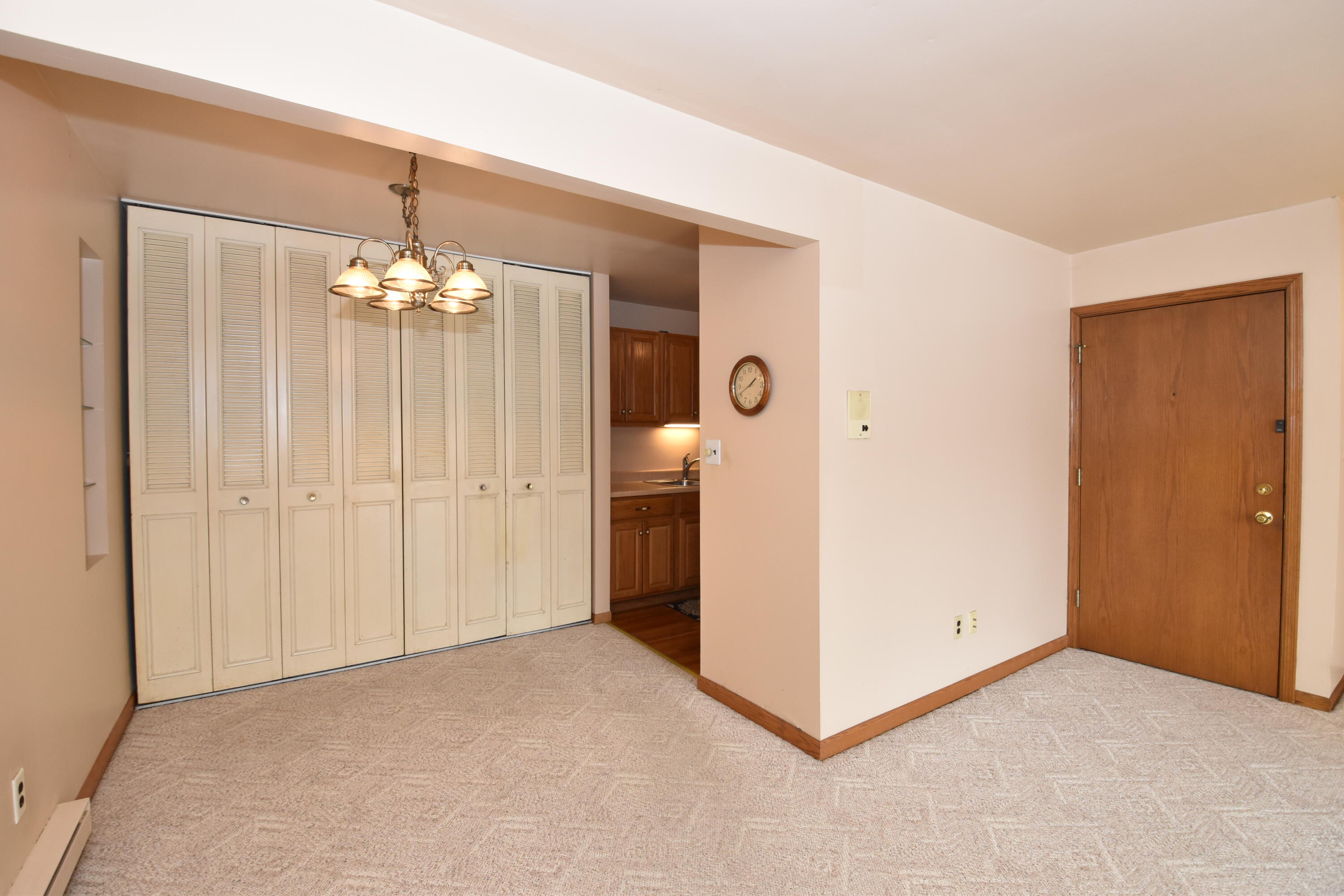 3621 St Andrews Court, Unit 107 Racine, WI 53405 - Photo 3 of 26 Dining Room