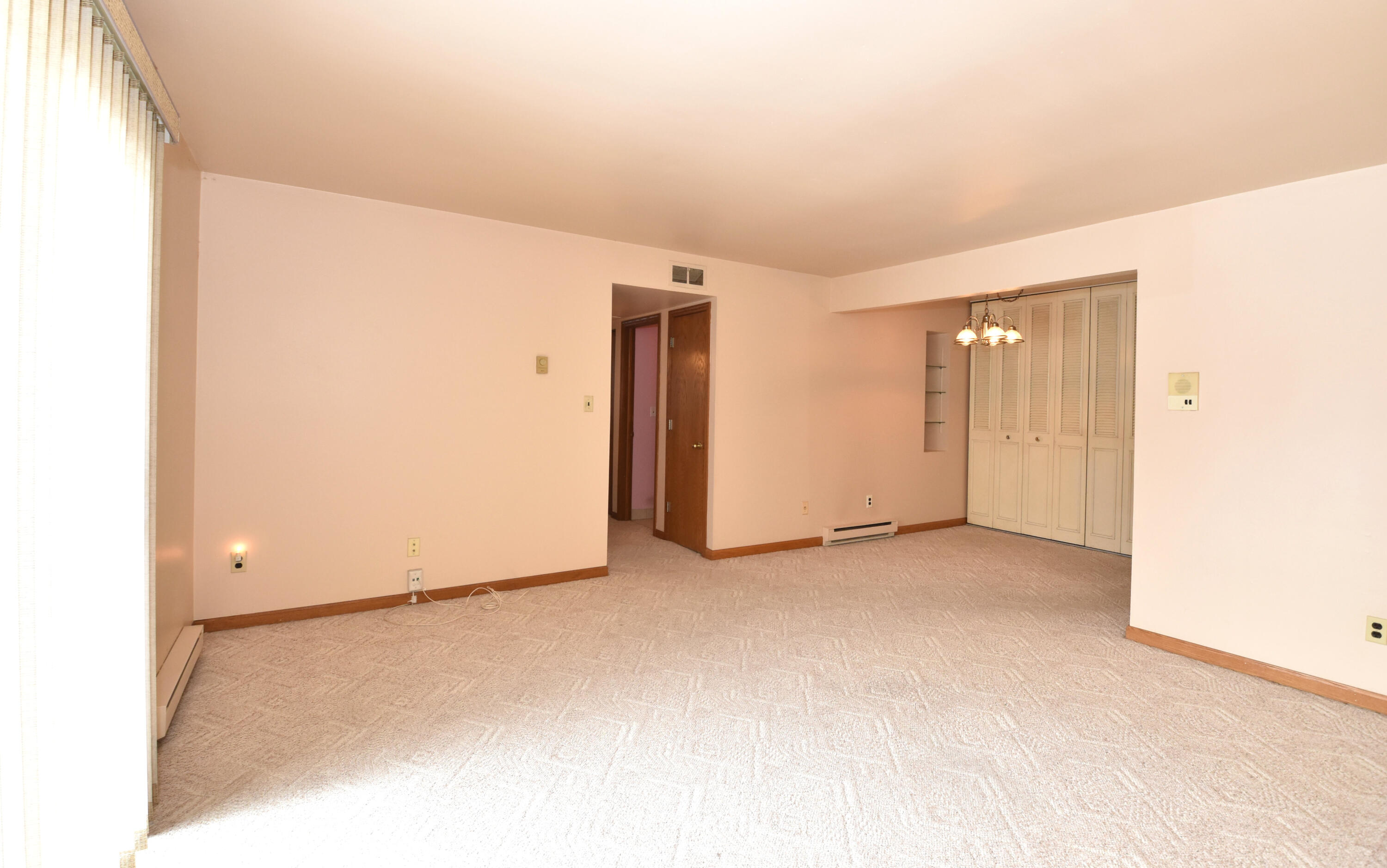 3621 St Andrews Court, Unit 107 Racine, WI 53405 - Photo 8 of 26 living room