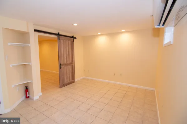 $1,825 | 404 Talahi Road Southeast, Vienna, VA 22180