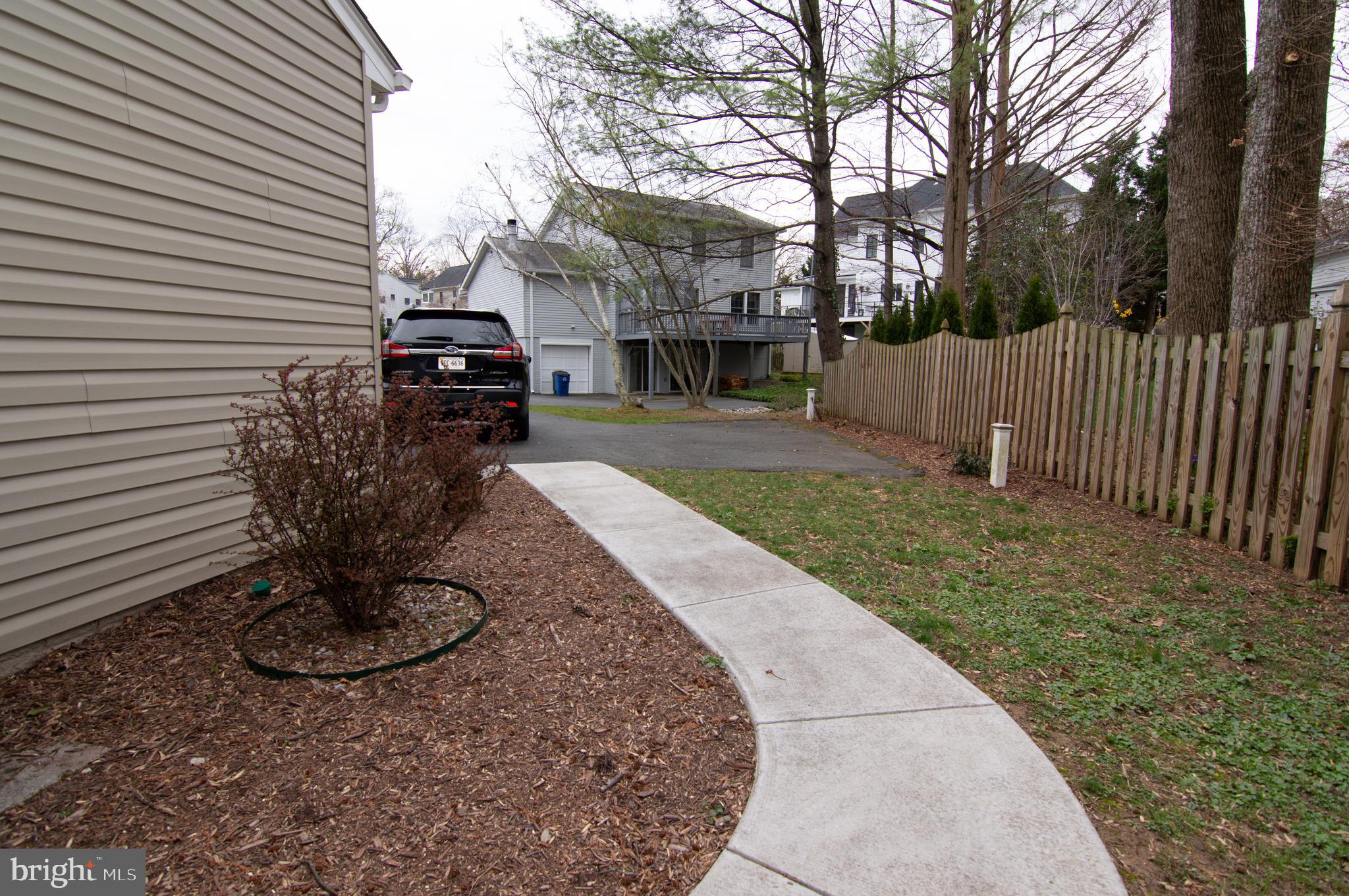 404 Talahi Road Southeast Vienna, VA 22180 - Photo 26 of 31 Private Entrance / Exit