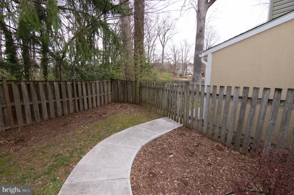 $1,825 | 404 Talahi Road Southeast, Vienna, VA 22180