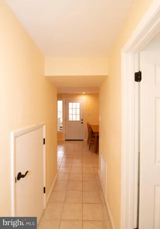 $1,825 | 404 Talahi Road Southeast, Vienna, VA 22180