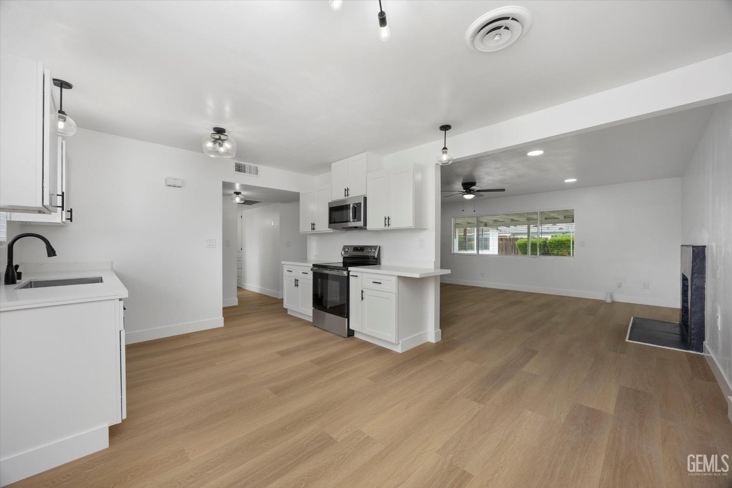 Undisclosed Address Bakersfield, CA 93304 - Photo 11 of 46