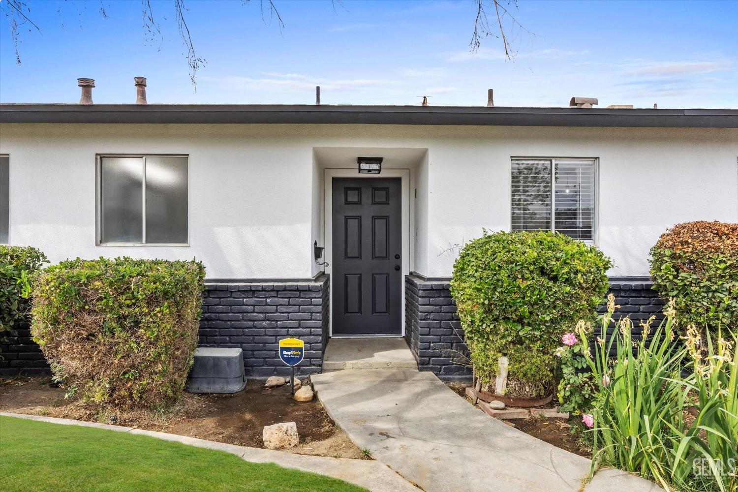 Undisclosed Address Bakersfield, CA 93304 - Photo 3 of 46