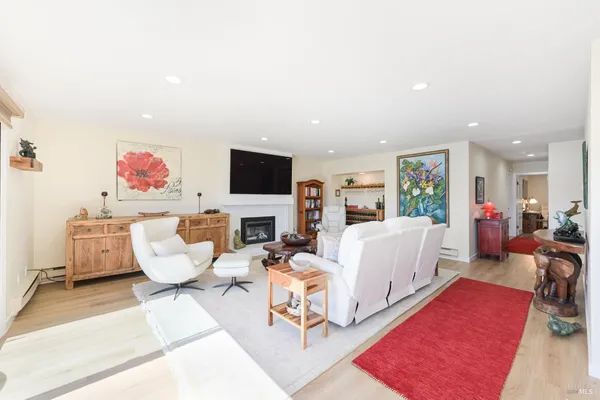 $1,385,000 | 4 Greenwood Cove Drive, Unit F, Tiburon, CA 94920