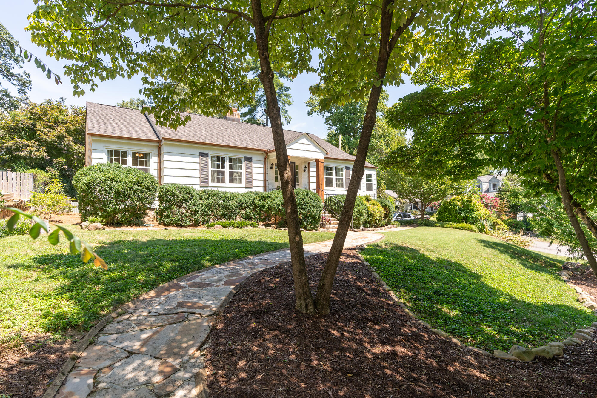 515 Winston Road Chattanooga, TN 37405 - Photo 3 of 65 515winston-64