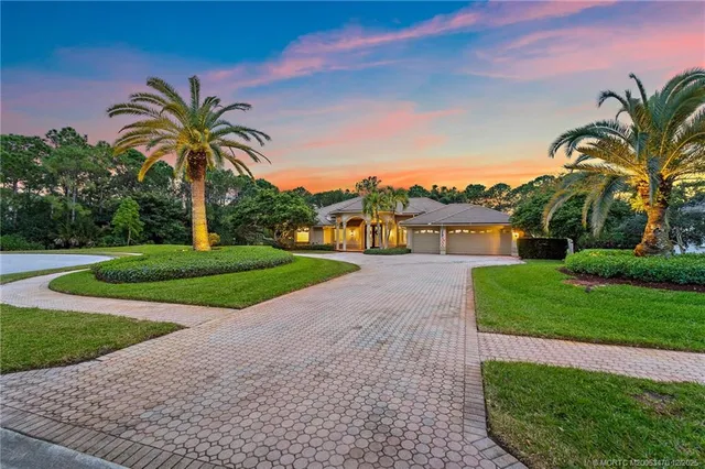 $925,000 | 2609 Southwest Mayacoo Way, Palm City, FL 34990