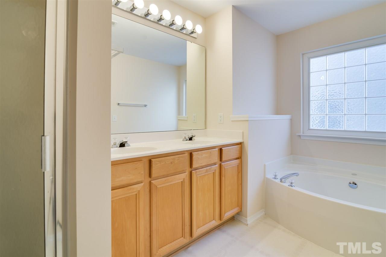 8319 Rubblestone Path Raleigh, NC 27613 - Photo 17 of 28