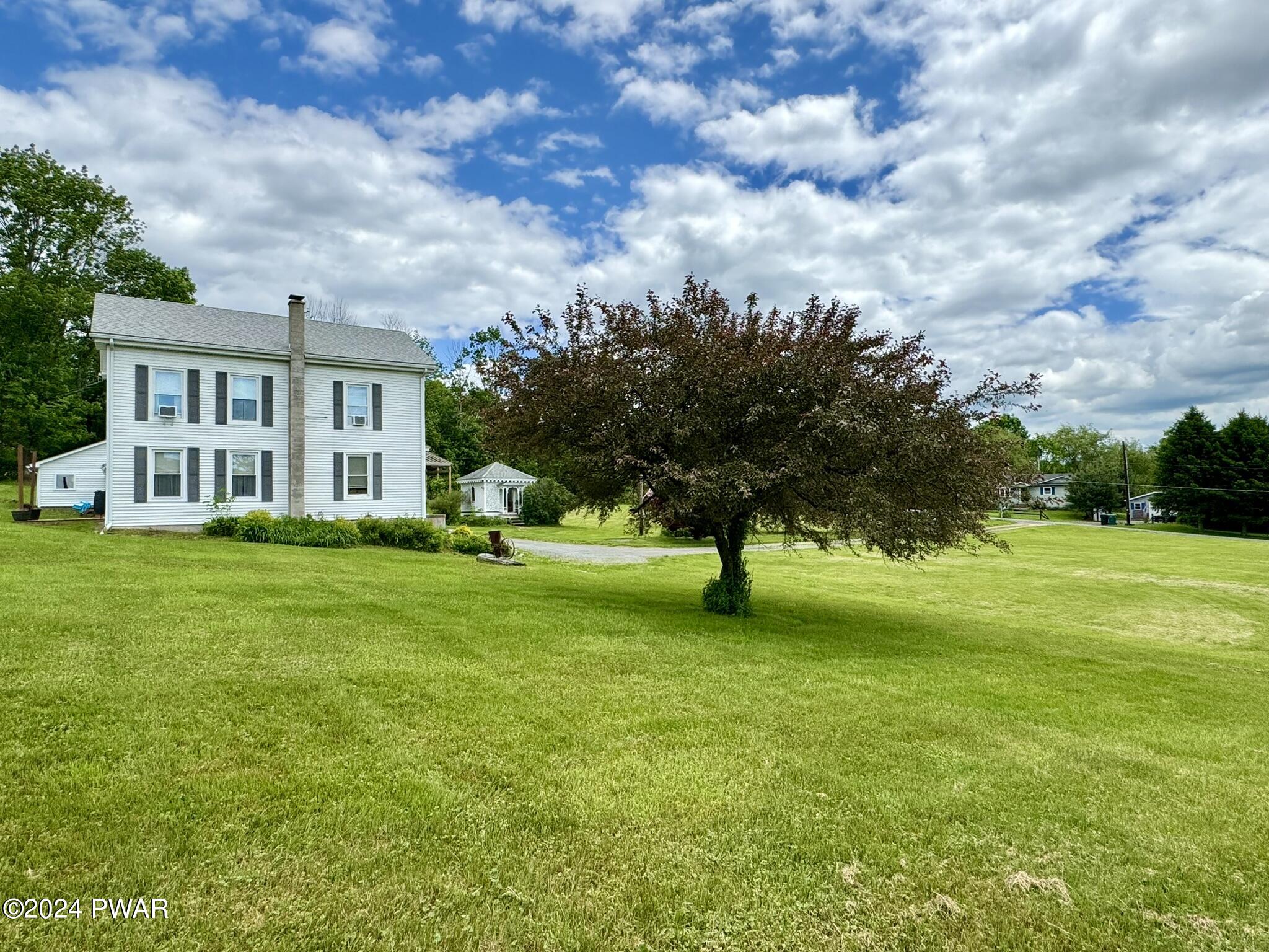289 Tryon Street Honesdale, PA 18431 - Photo 4 of 55