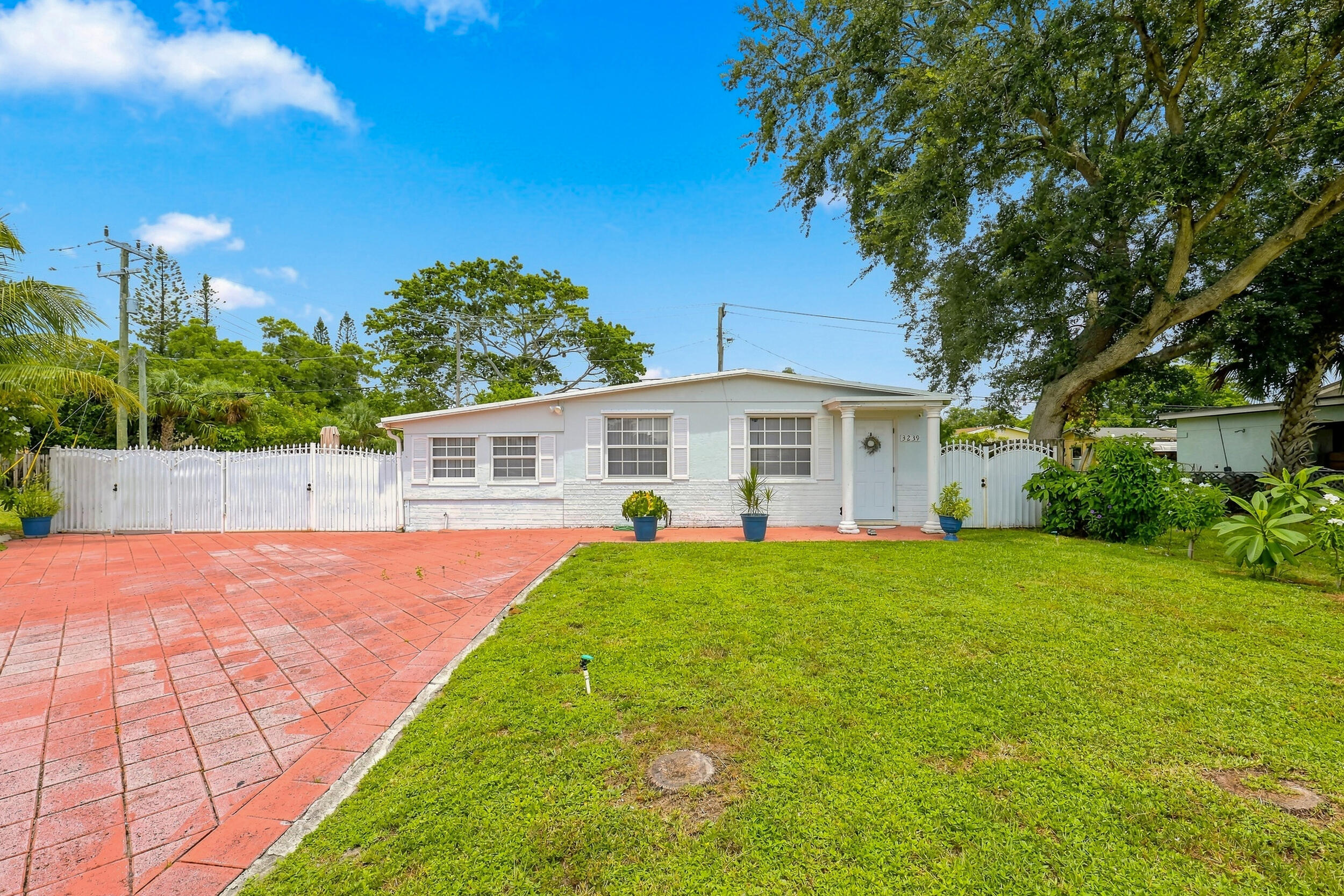 3239 Dolan Road Palm Springs, FL 33406 - Photo 1 of 39 1_0o1a1245