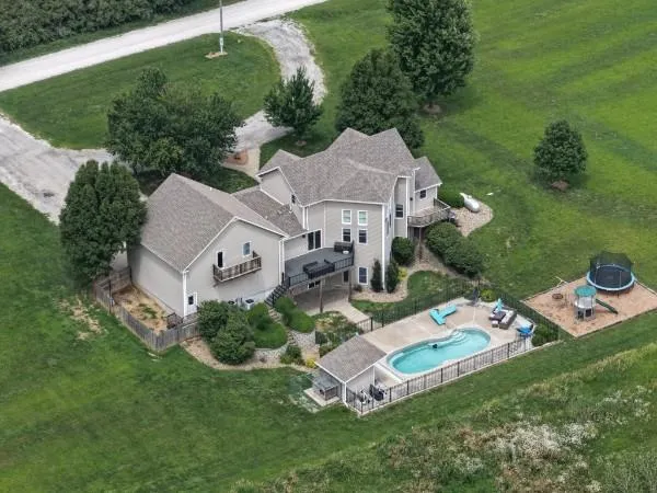 $699,900 | 18152 205 Street, Rock Port, MO 64482