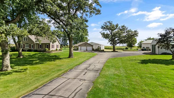$699,900 | 11462 Highway 15, Brownton, MN 55312