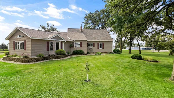 $699,900 | 11462 Highway 15, Brownton, MN 55312