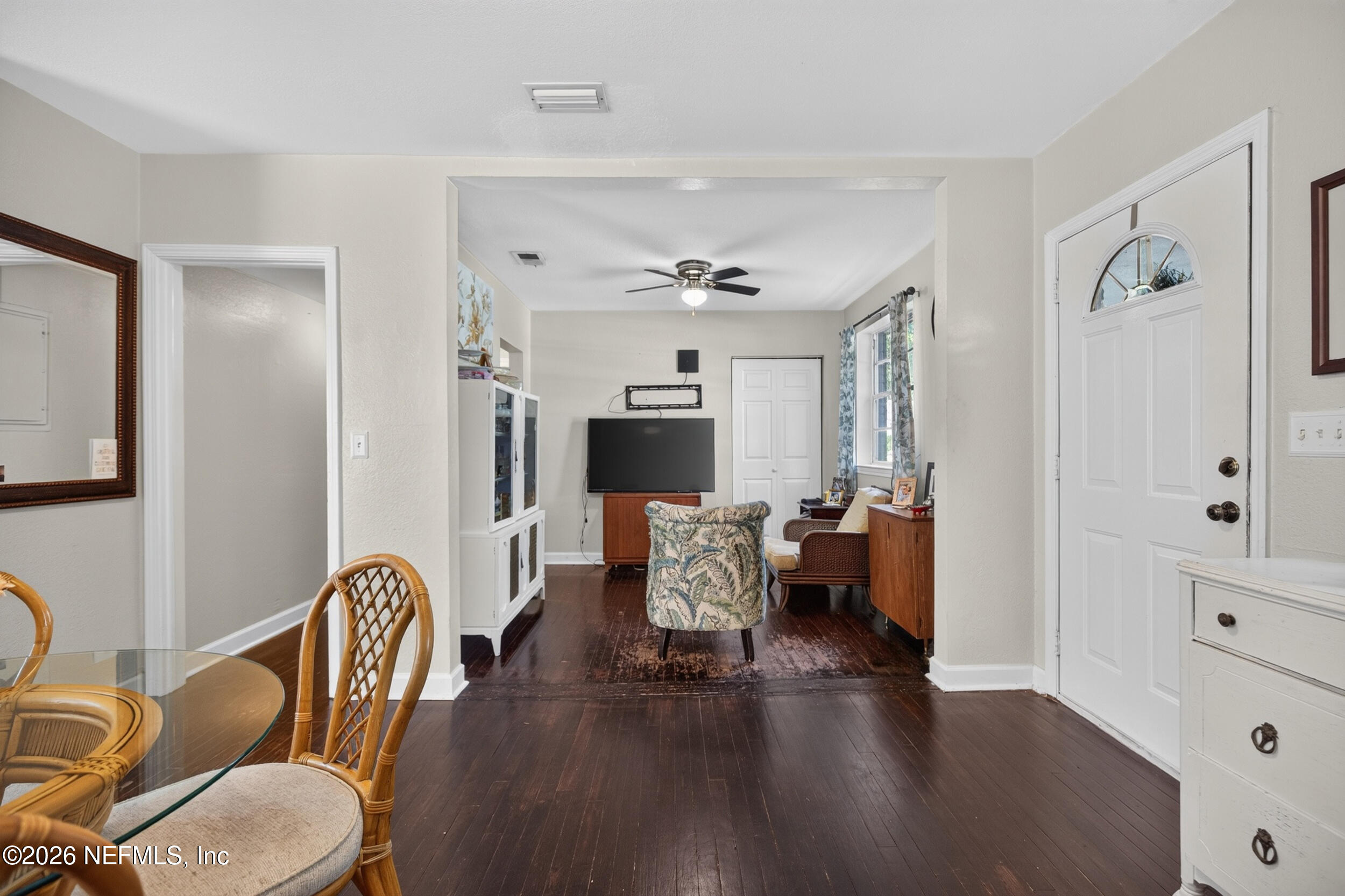 3308 Sheridan Road Jacksonville, FL 32207 - Photo 12 of 50 5_living 4