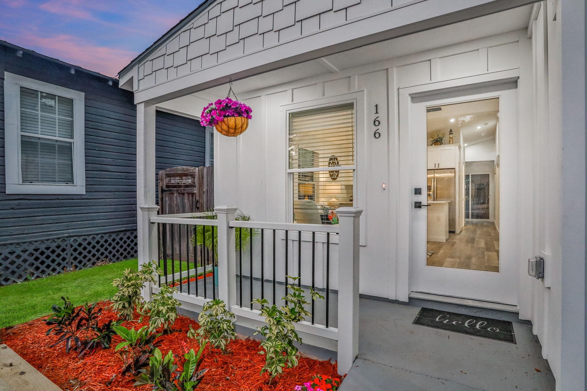 166 School Street St. Augustine, FL 32084 - Photo 6 of 44 a front view of a house