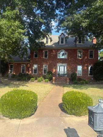 $549,900 | 1196 East Lake Pointe Drive, Collierville, TN 38017