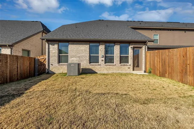 $2,650 | 6915 Yellow Hammer Way, Arlington, TX 76001