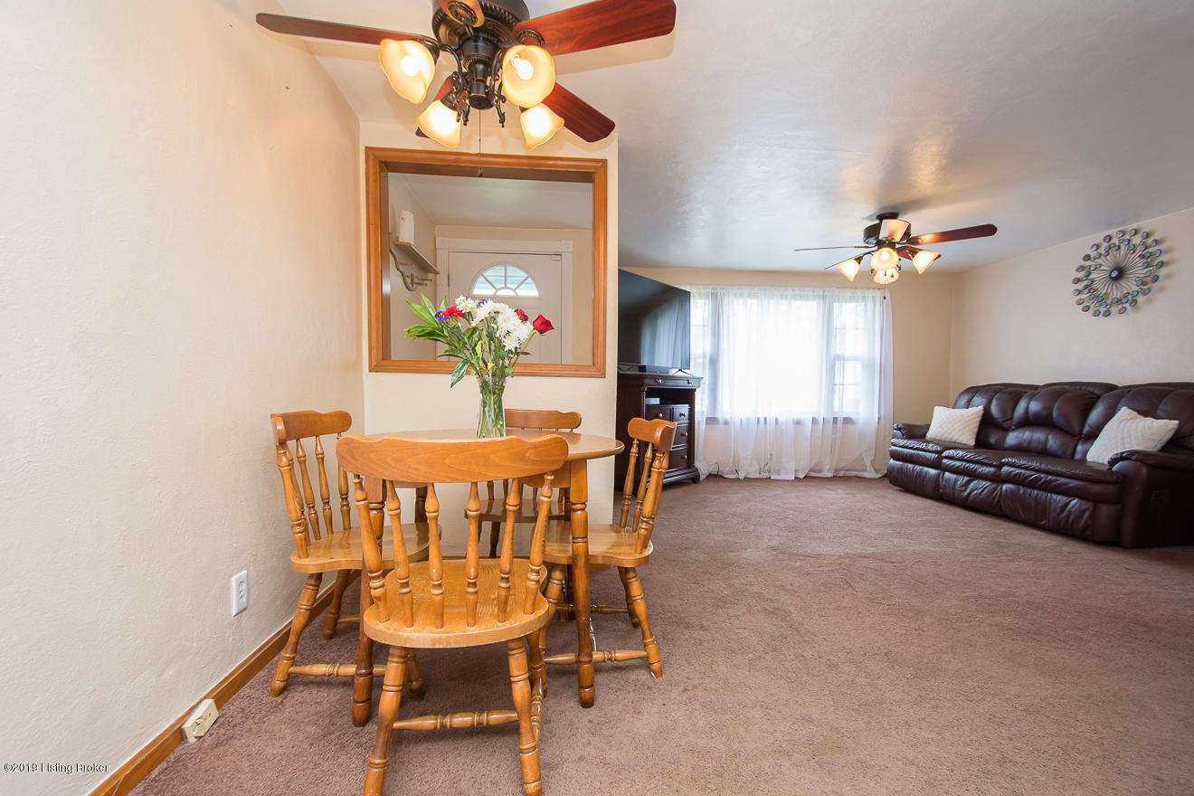 3007 Gudgel Road Louisville, KY 40211 - Photo 10 of 36 Dining Area