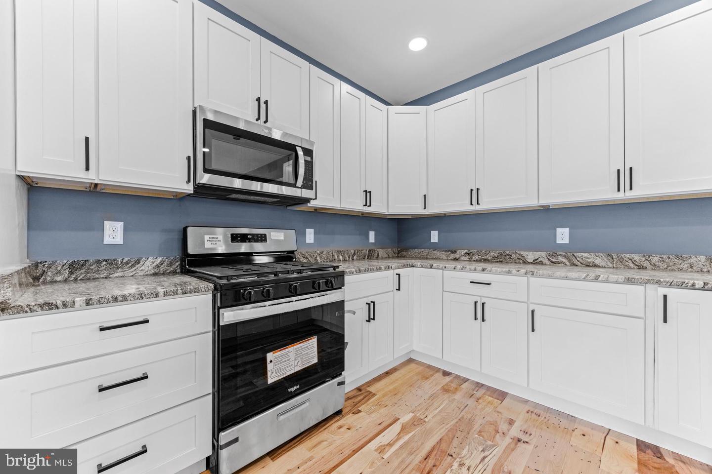 3941 North Point Road Dundalk, MD 21222 - Photo 14 of 34 Granite Counter Tops