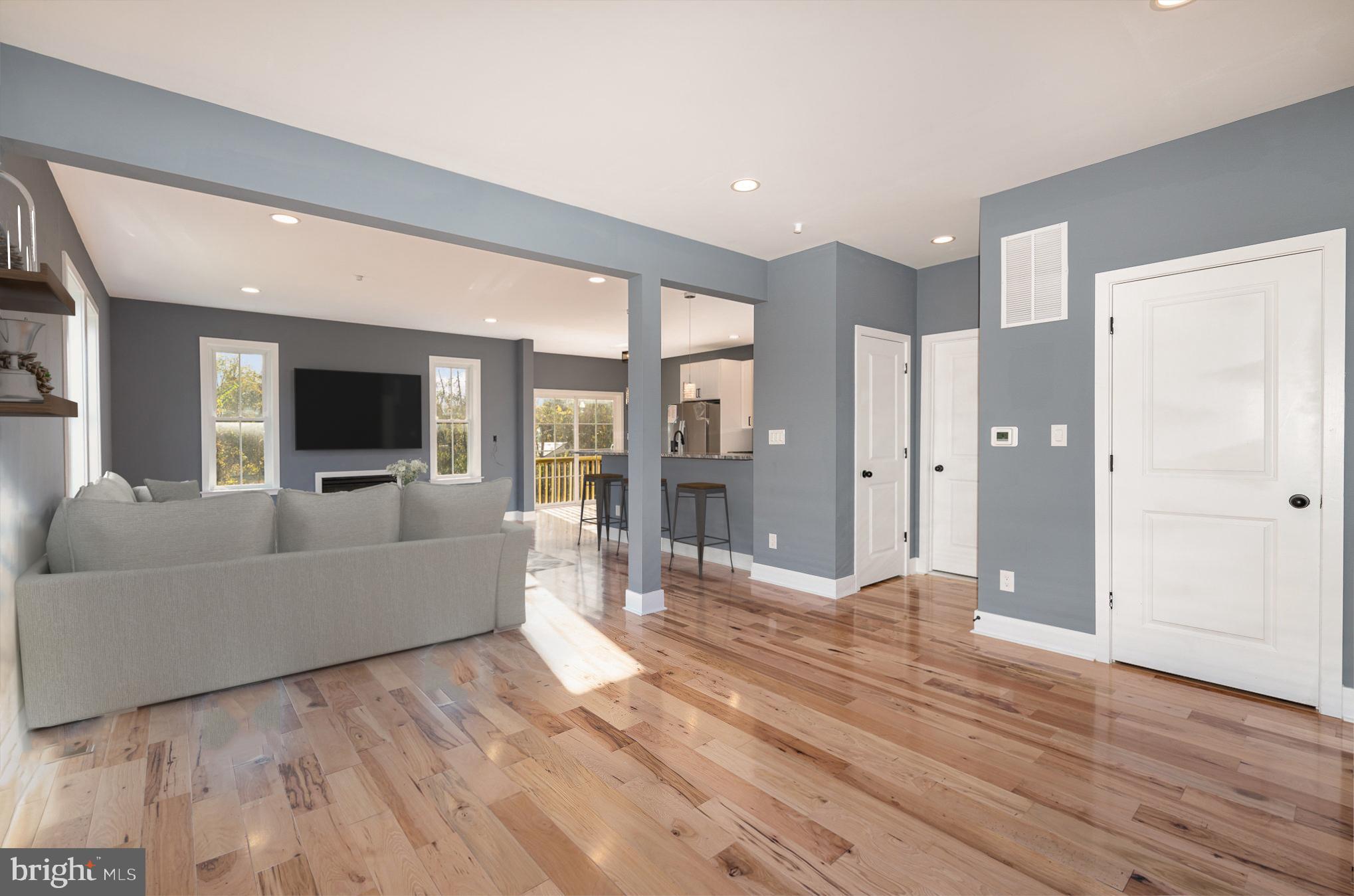 3941 North Point Road Dundalk, MD 21222 - Photo 3 of 34 Gallery Image 3