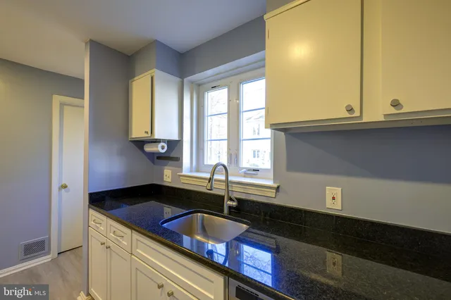 $2,500 | 9848 Hollow Glen Place, Unit 2552A, Silver Spring, MD 20910