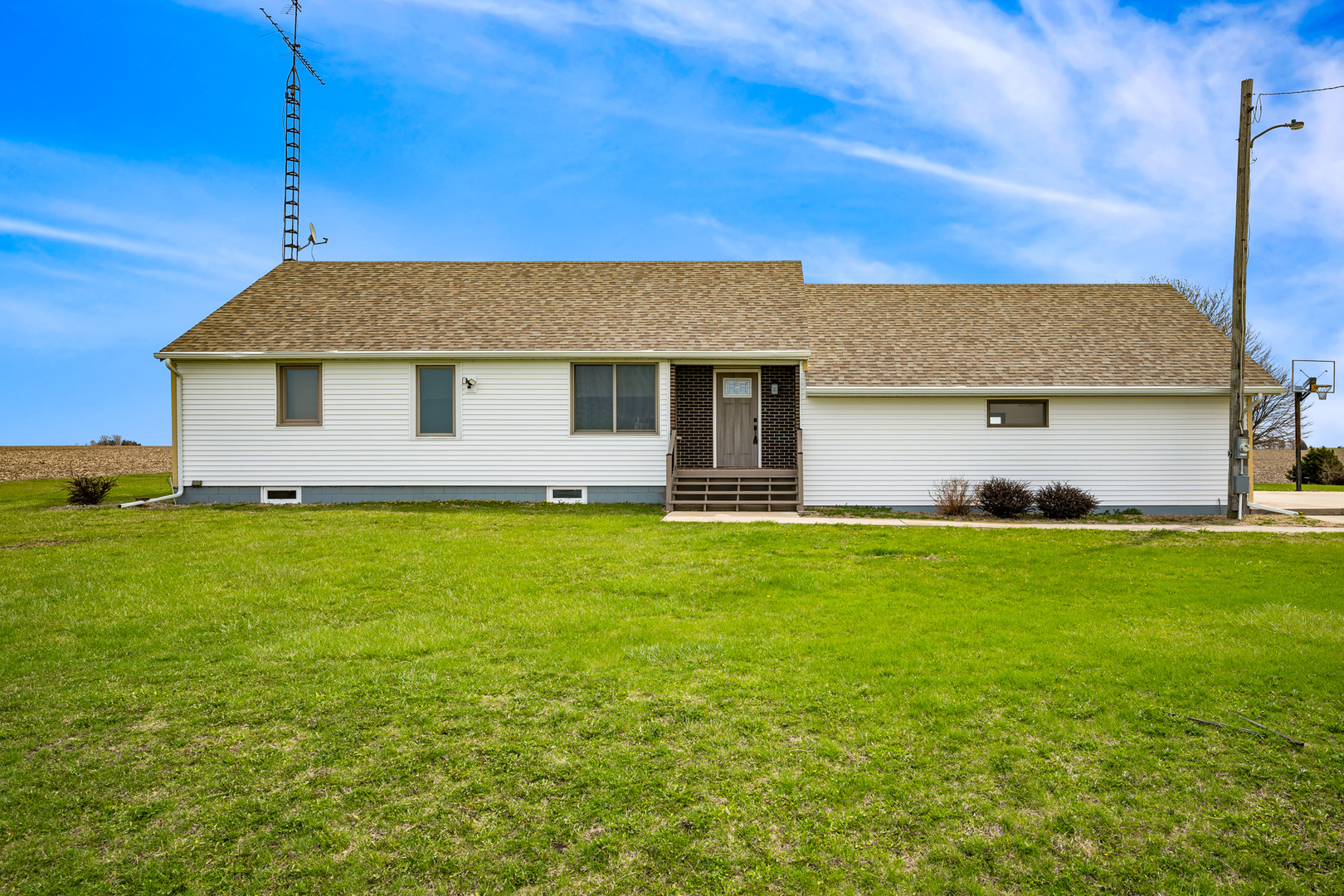 1540 East 950th Road Tonica, IL 61364 - Photo 1 of 38 a front view of house with yard and porch