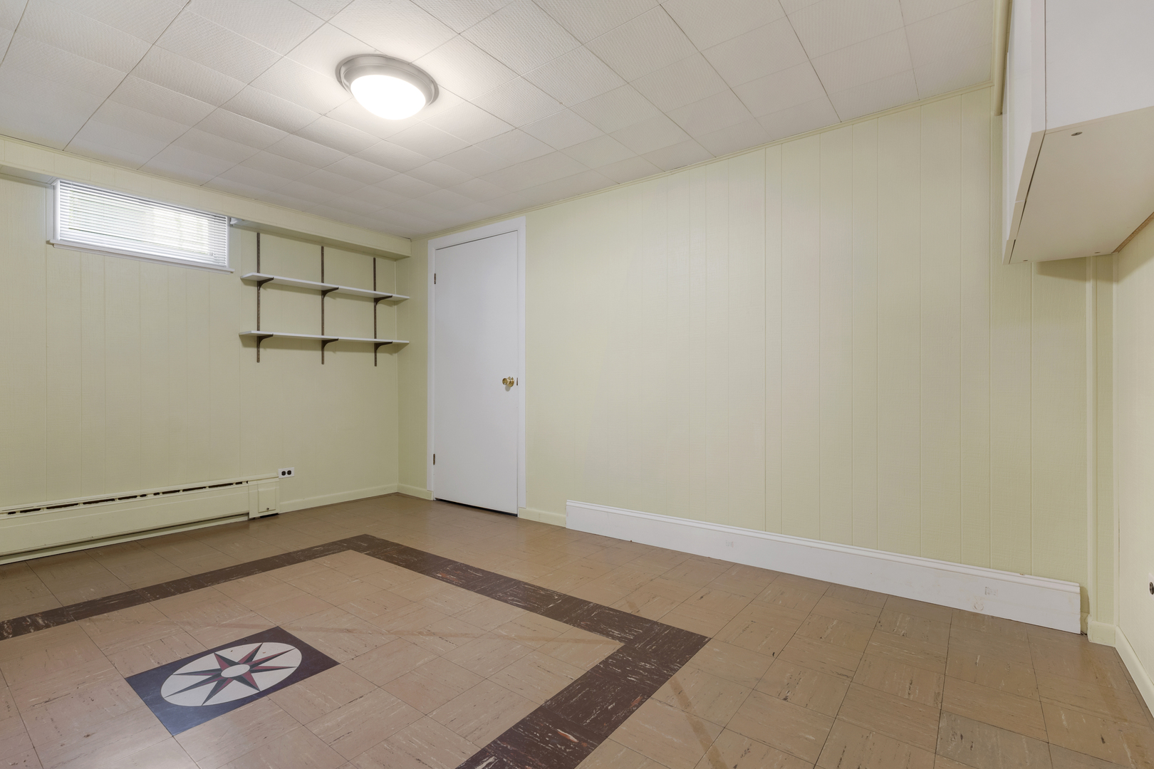 240 Scott Avenue Glen Ellyn, IL 60137 - Photo 17 of 25 an empty room with a empty space