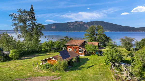 $558,600 | 1611 Jas Airport Lane, Anacortes, WA 98221