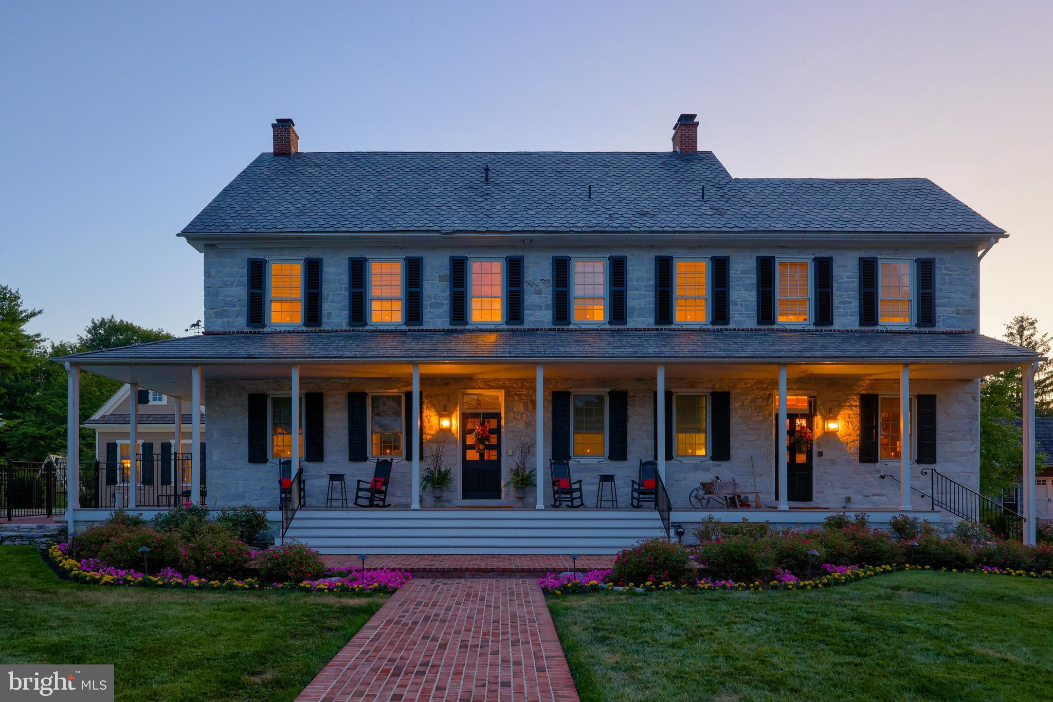 1610 Landis Road Mount Joy, PA 17552 - Photo 144 of 150 a front view of a house with garden