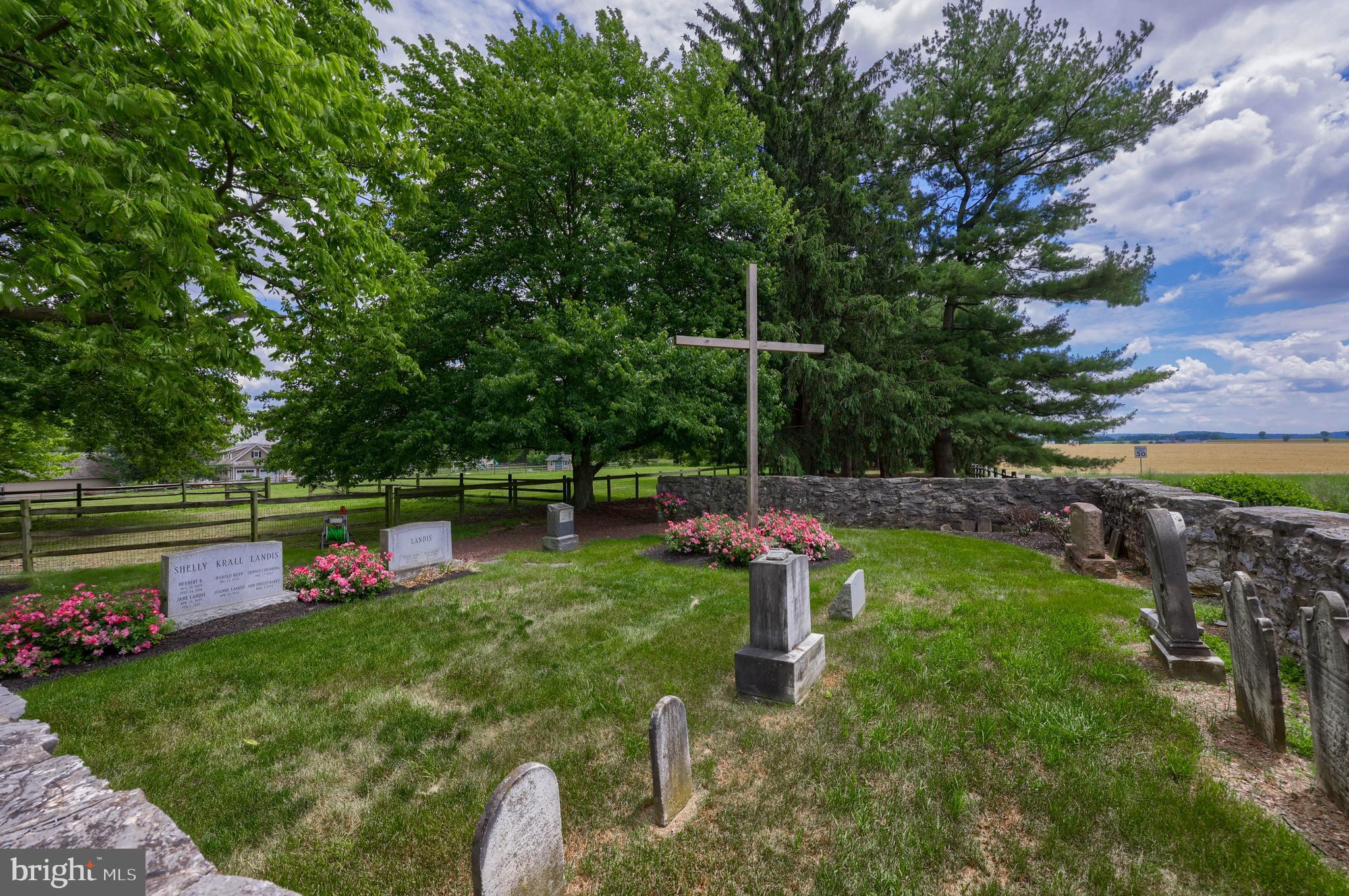 1610 Landis Road Mount Joy, PA 17552 - Photo 42 of 150 a garden view with a seating space